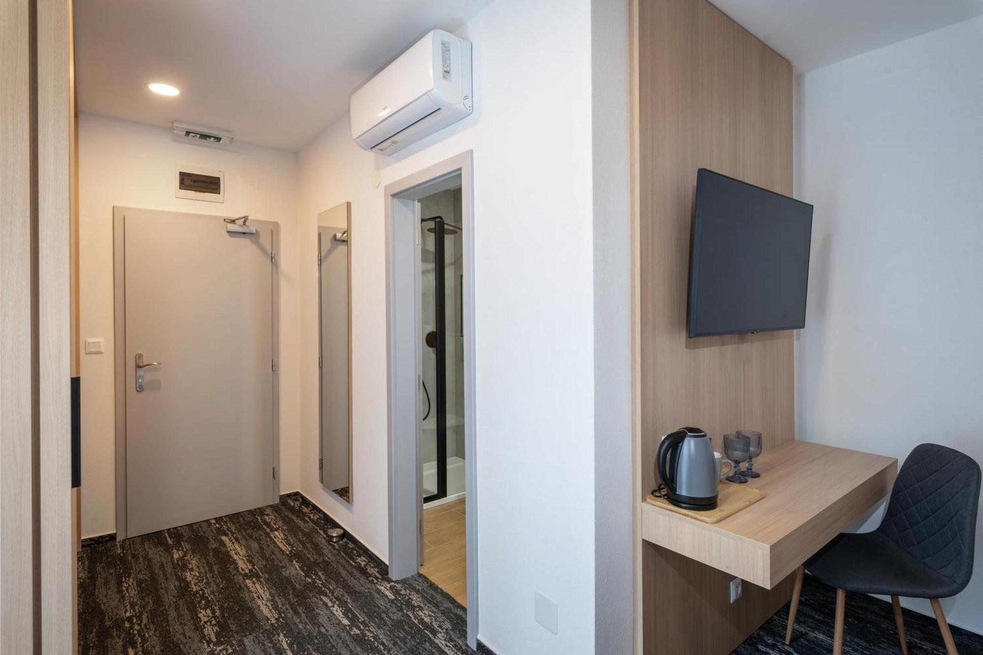 Penzion Vila Efekt Ruzomberok Ngoại thất bức ảnh