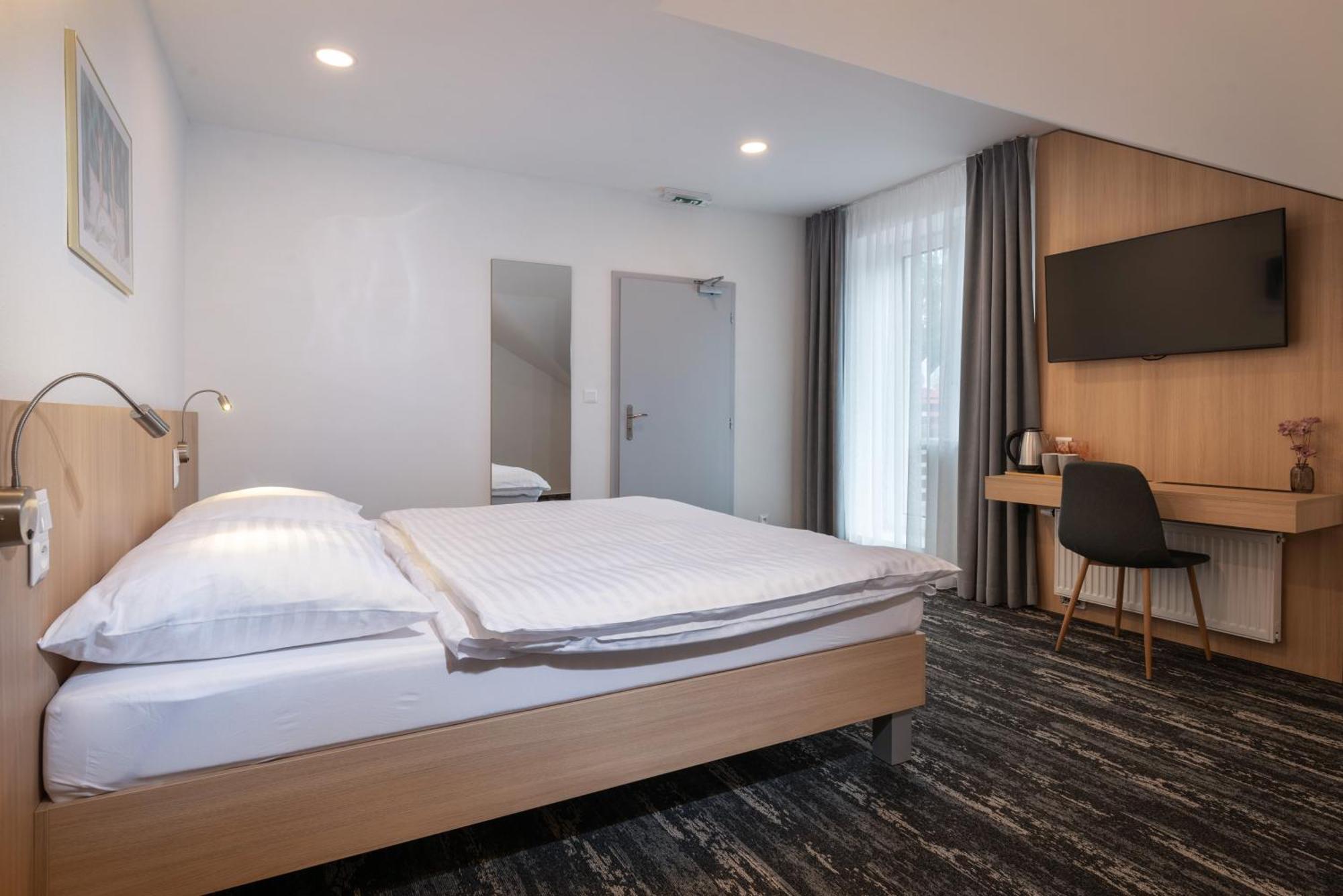 Penzion Vila Efekt Ruzomberok Ngoại thất bức ảnh